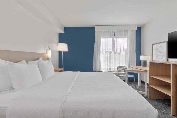 Images Spark by Hilton Orlando near SeaWorld