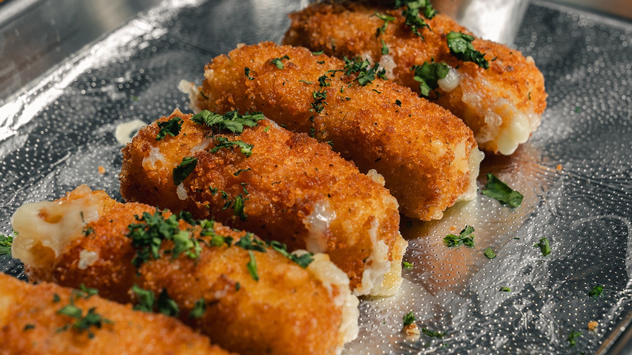 Herbs Ham & Mozzarella Sticks