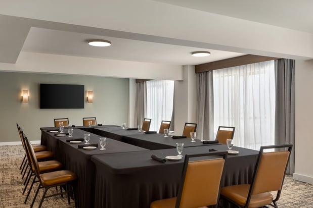 Images Holiday Inn Virginia Beach - Norfolk by IHG
