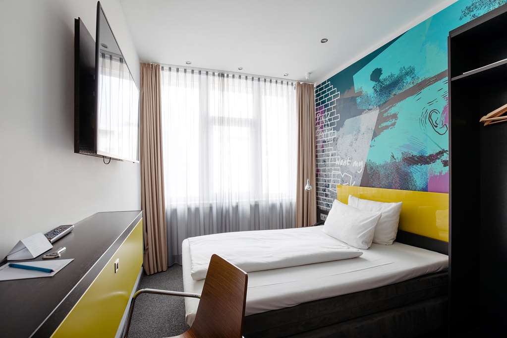 Individual Room Hotel Berlin, Berlin, a member of Radisson Individuals Berlin 030 26050
