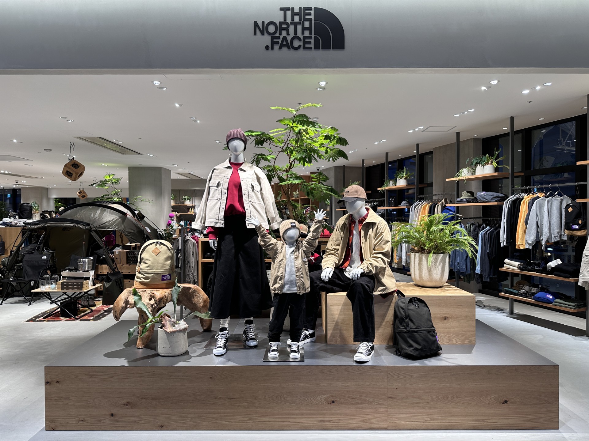 Images THE NORTH FACE+ (ザ・ノース・フェイス プラス) アミュプラザ長崎
