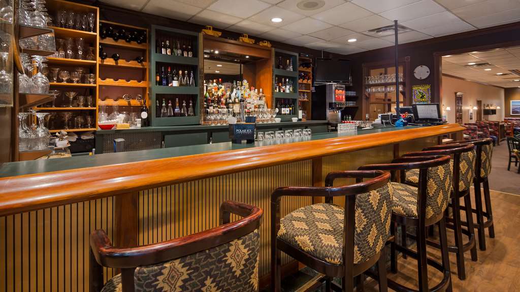 Best Western Voyageur Place Hotel in Newmarket: The Buttery Restaurant - Bar