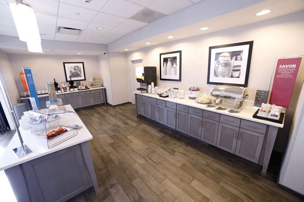 Images Hampton Inn & Suites Forest City