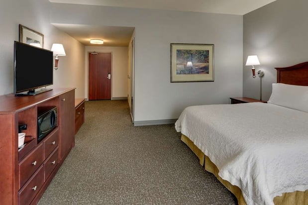 Images Hampton Inn & Suites Indianapolis-Airport