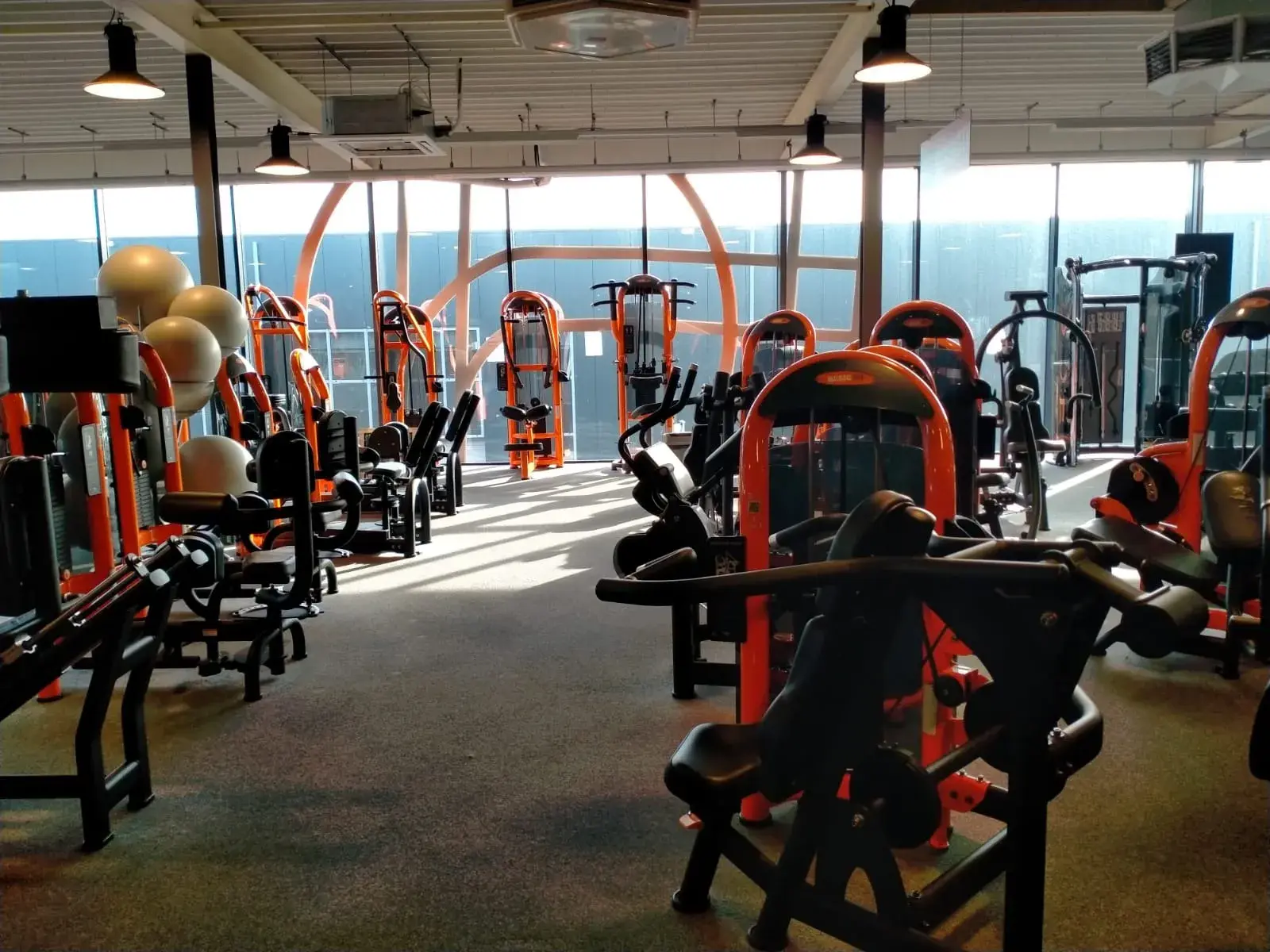Foto's Basic-Fit 24/7