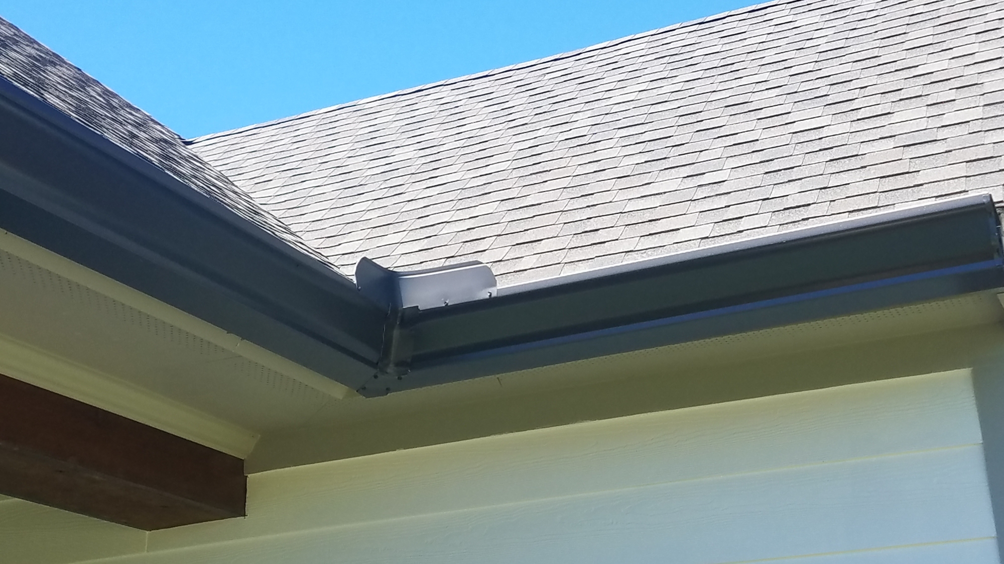 Deep South Seamless Gutters Photo