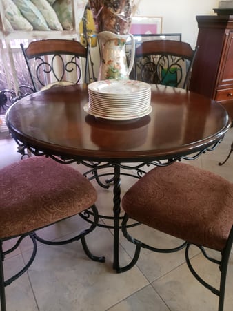 Images J and B Furniture Consignments