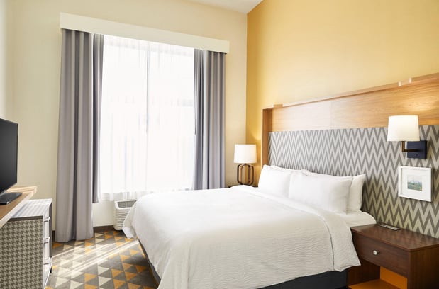 Images Holiday Inn & Suites Madison West - Middleton by IHG