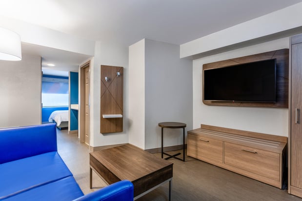 Images Holiday Inn Express Clearwater East - Icot Center by IHG