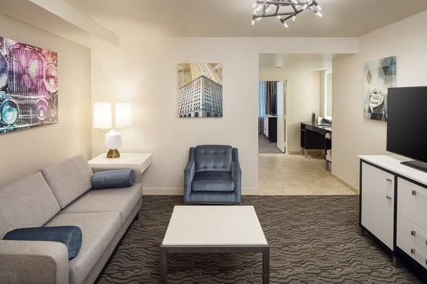 Images DoubleTree Suites by Hilton Hotel Detroit Downtown - Fort Shelby