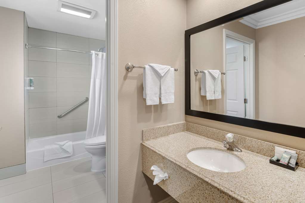 King Suite Bathroom