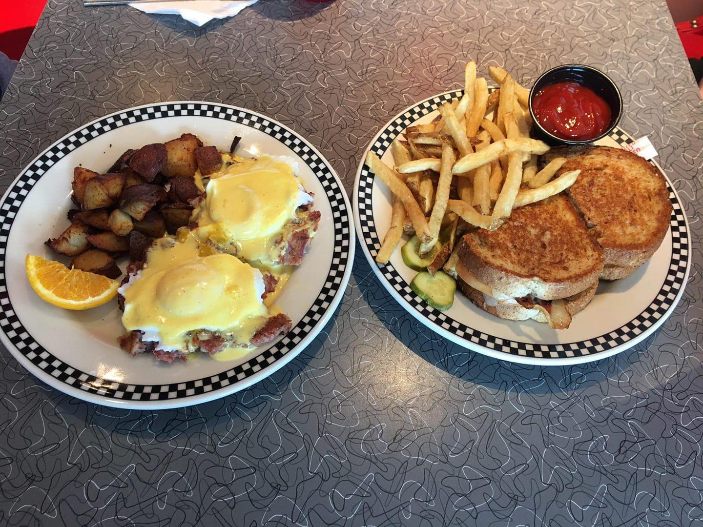 Misty Moonlight Diner Photo