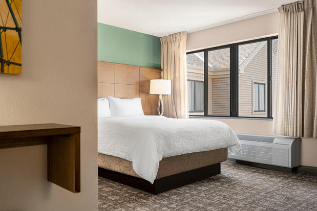 Images Staybridge Suites Oklahoma City-Quail Springs by IHG
