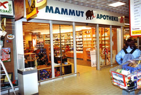 Aussenansicht der Mammut-Apotheke