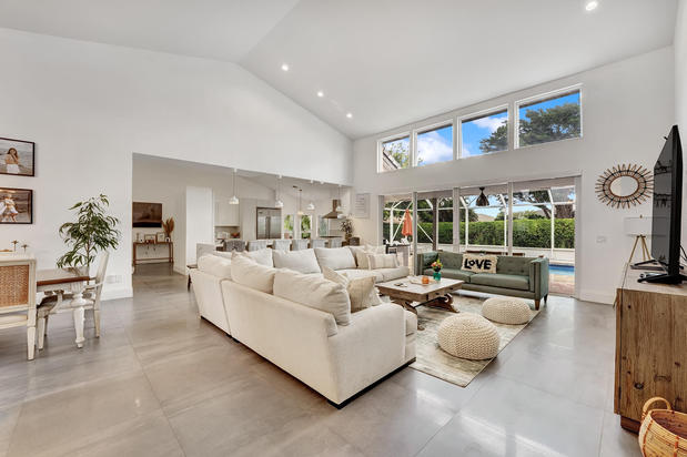 Images Alex Mendel of The Mendel Group | Keller Williams Realty - Local Boca Raton and Delray Beach Real Estate Agent