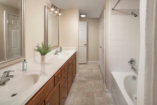 Images Camden Amber Oaks Apartments