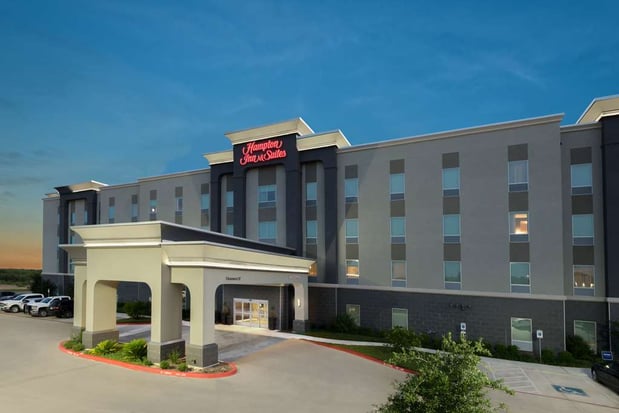Images Hampton Inn & Suites San Antonio Brooks City Base