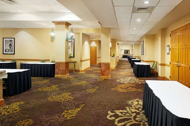 Images Embassy Suites by Hilton Greensboro Airport