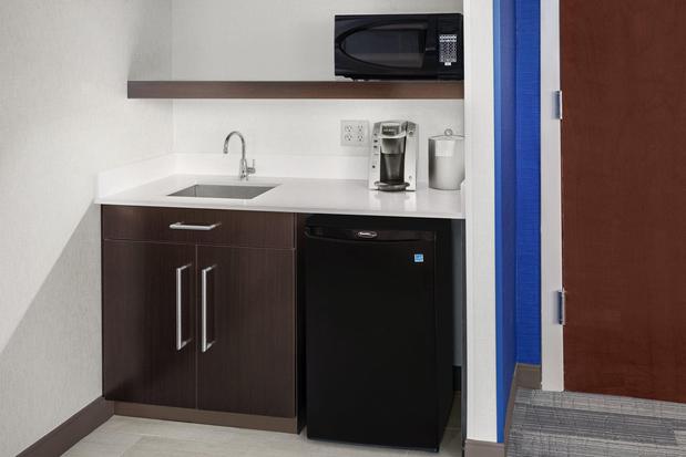 Images Holiday Inn Express & Suites South Portland by IHG