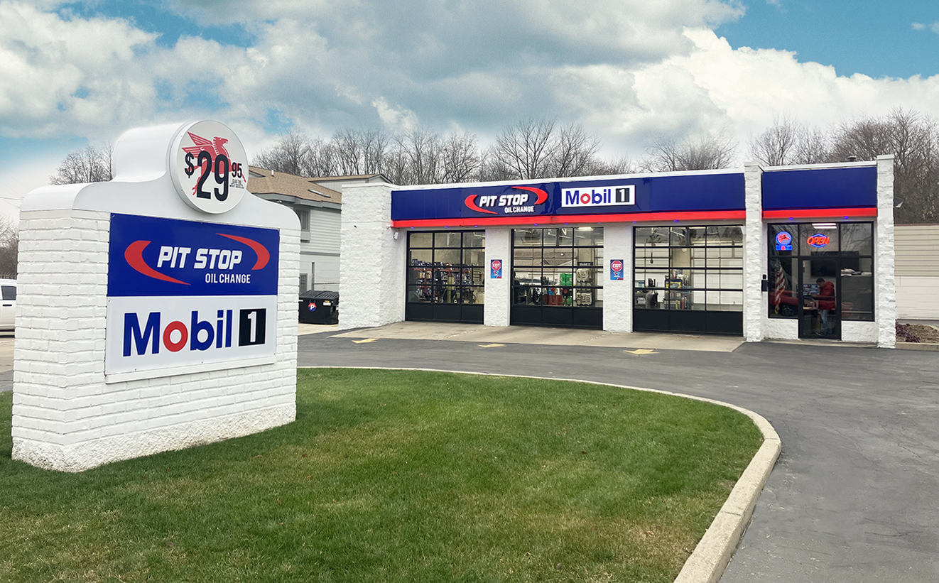 Pit Stop Oil Charge - West Bloomfield