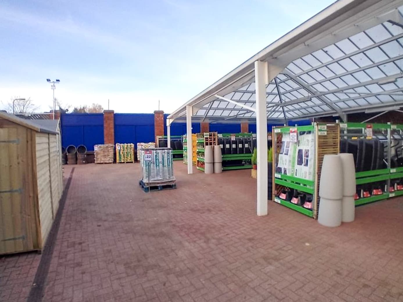Images B&M Home Store with Garden Centre