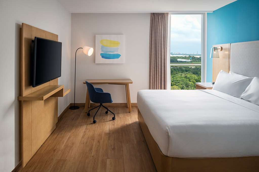 Images Hilton Garden Inn Cancun Airport