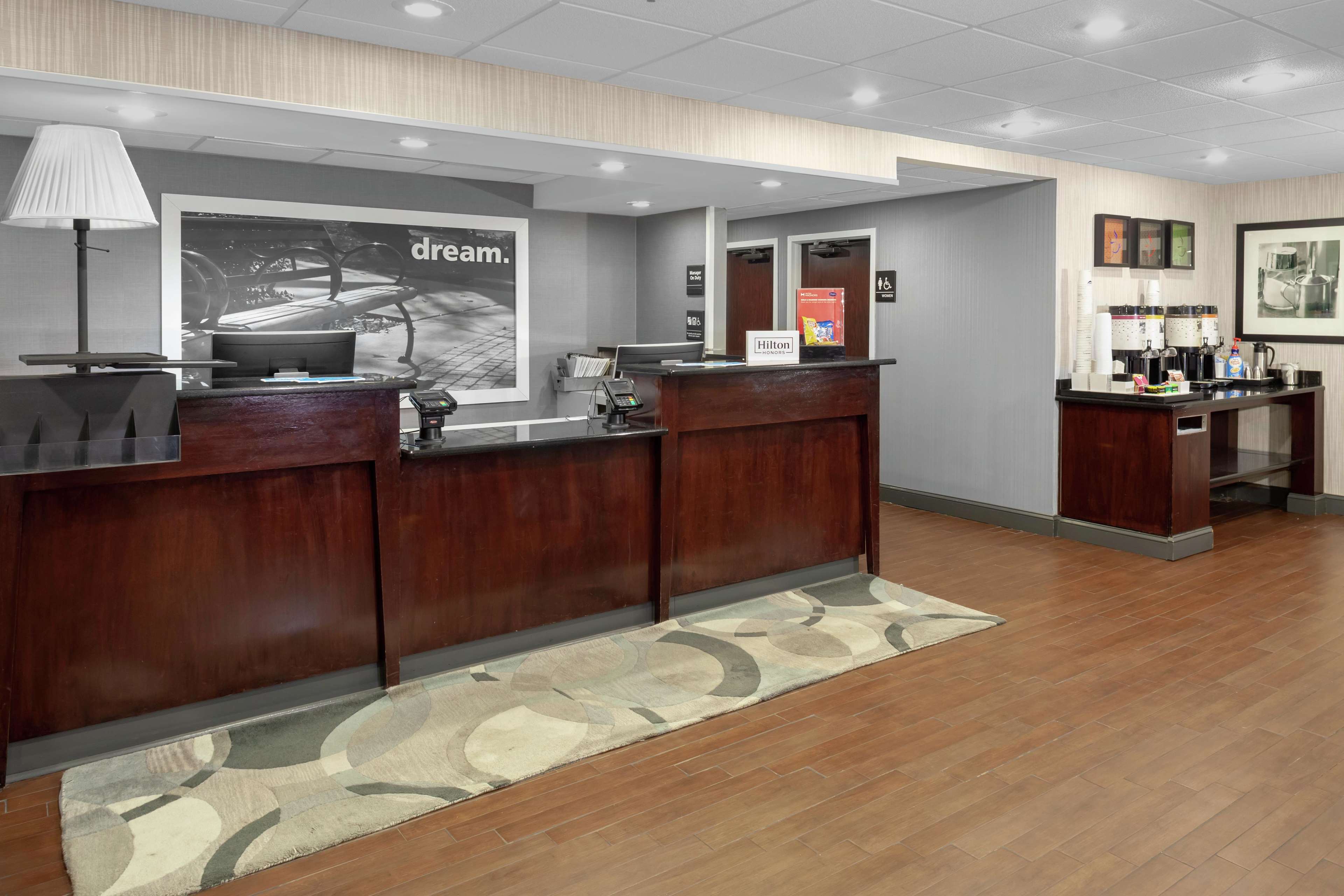 Hampton Inn Newark-Airport, Elizabeth New Jersey () - LocalDatabase.com