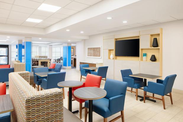 Images Holiday Inn Express & Suites Atlanta - Tucker Northlake by IHG