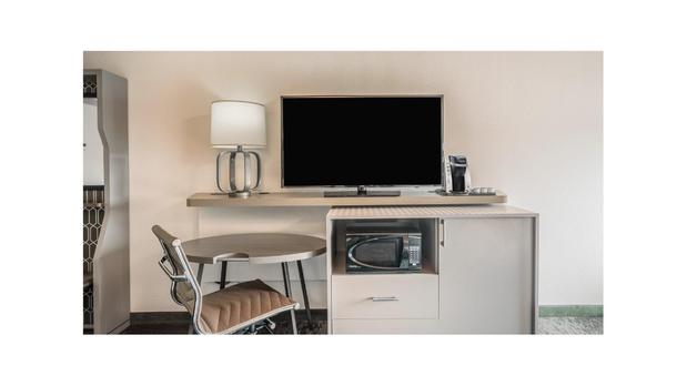 Images Holiday Inn Roanoke Airport-Conference Ctr by IHG