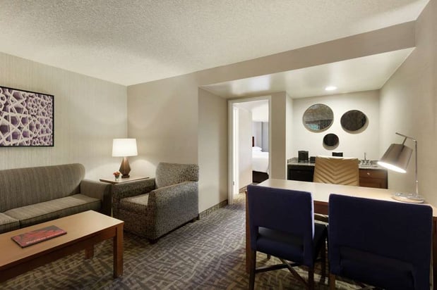 Images Embassy Suites by Hilton Santa Ana Orange County Airport