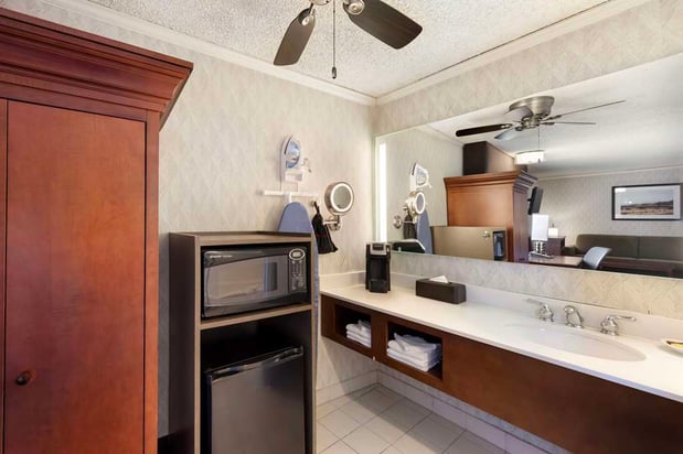 Images Best Western Plus Black Oak