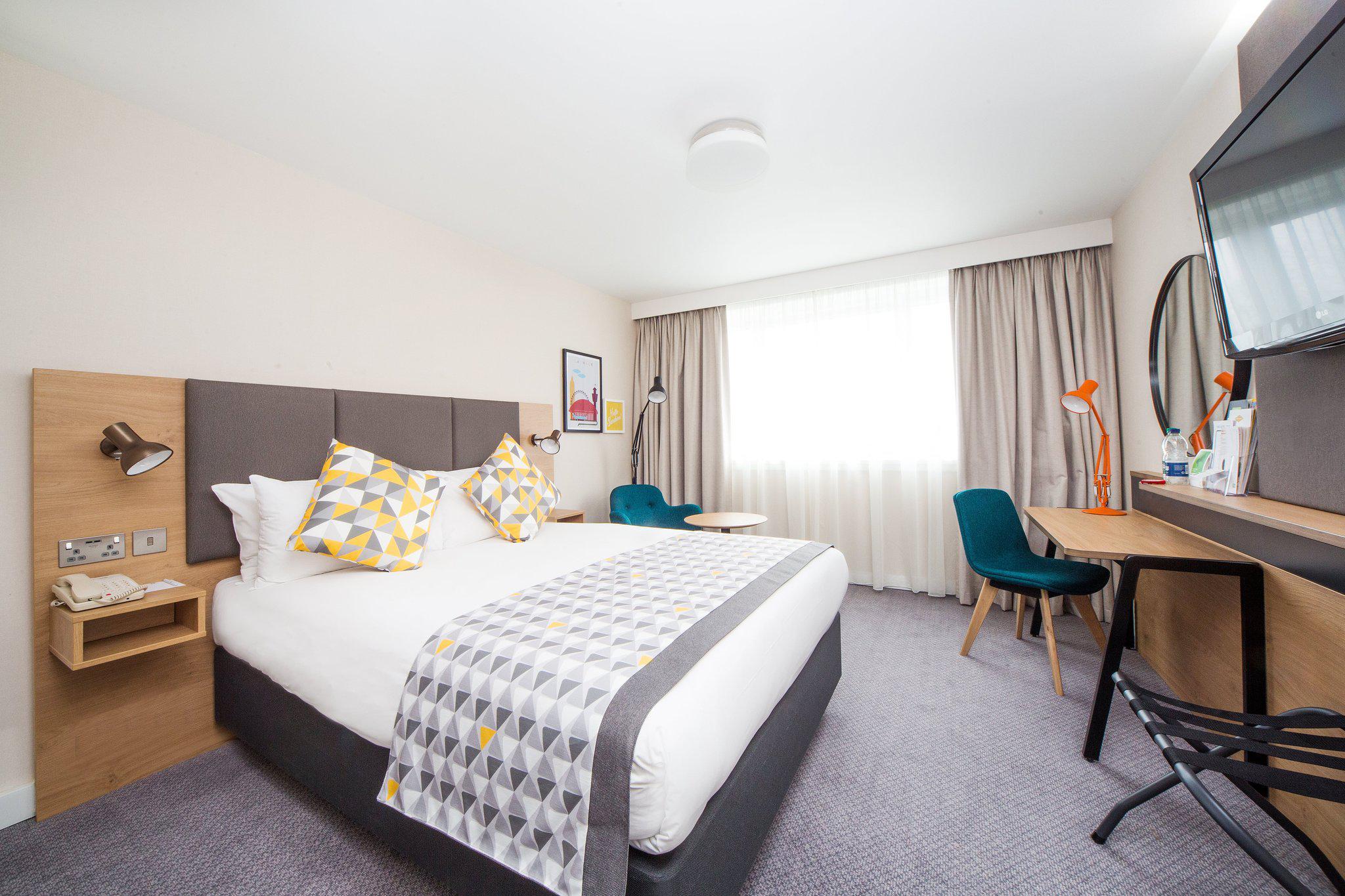 Images Holiday Inn London - Gatwick Airport, an IHG Hotel