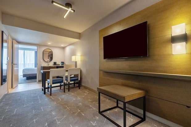 Images Embassy Suites by Hilton Tulsa I-44