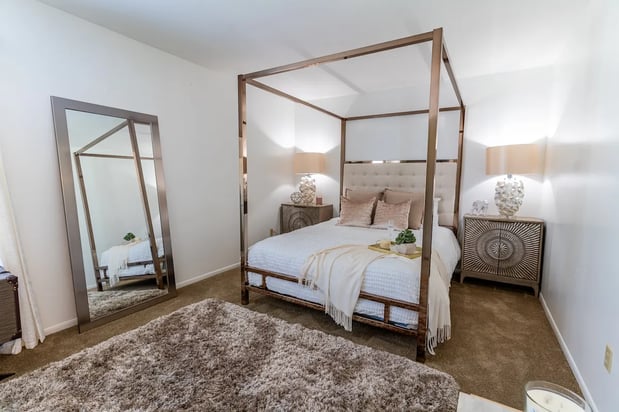 Images Pickwick Farms Apartments