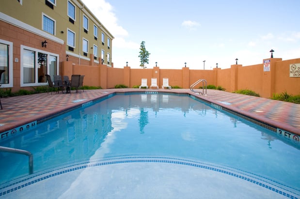 Images Holiday Inn Express & Suites Jourdanton-Pleasanton by IHG