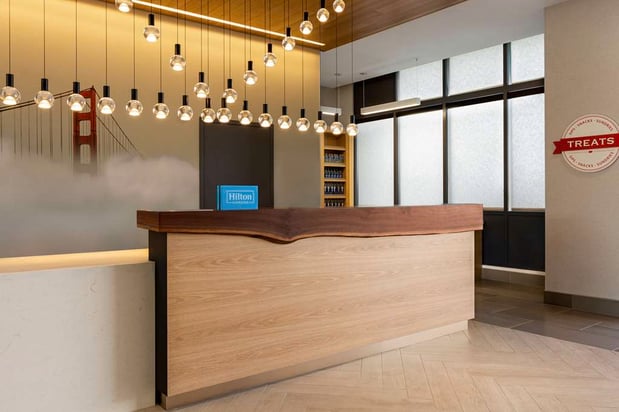 Images Hampton Inn & Suites San Mateo-San Francisco Airport