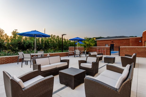 Images Holiday Inn Express & Suites Lancaster by IHG