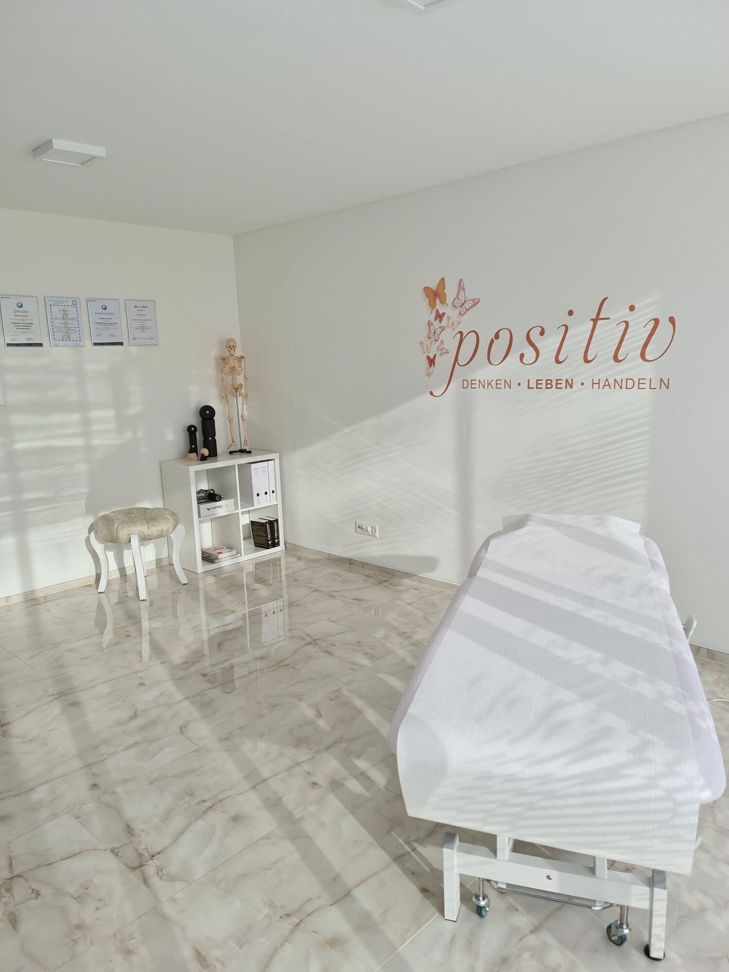 Bilder Massage & Gesundheitspraxis Therasuisse