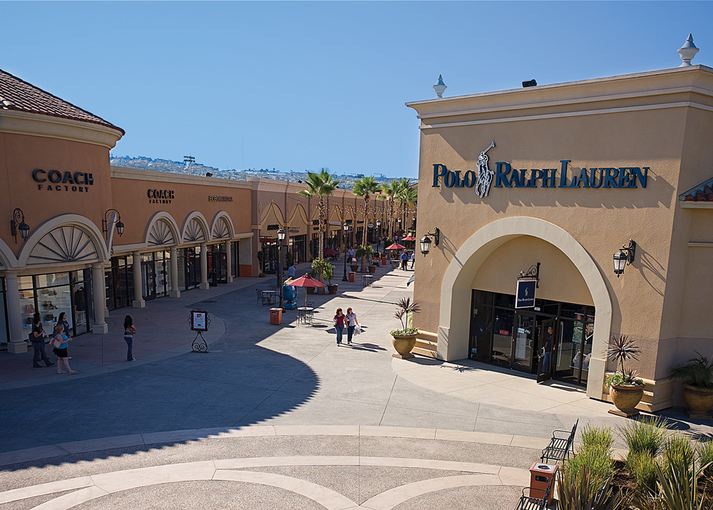 Las Americas Premium Outlets San Diego (619)934-8400