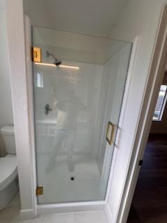 MJ Custom Glass LLC - Tempered safety glass