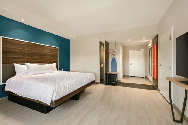 Images Tru by Hilton Charlotte Ayrsley