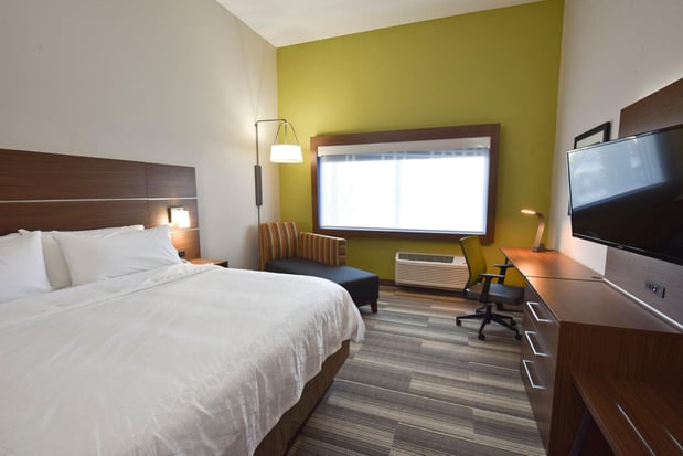 Images Holiday Inn Express & Suites Orlando Southeast by IHG