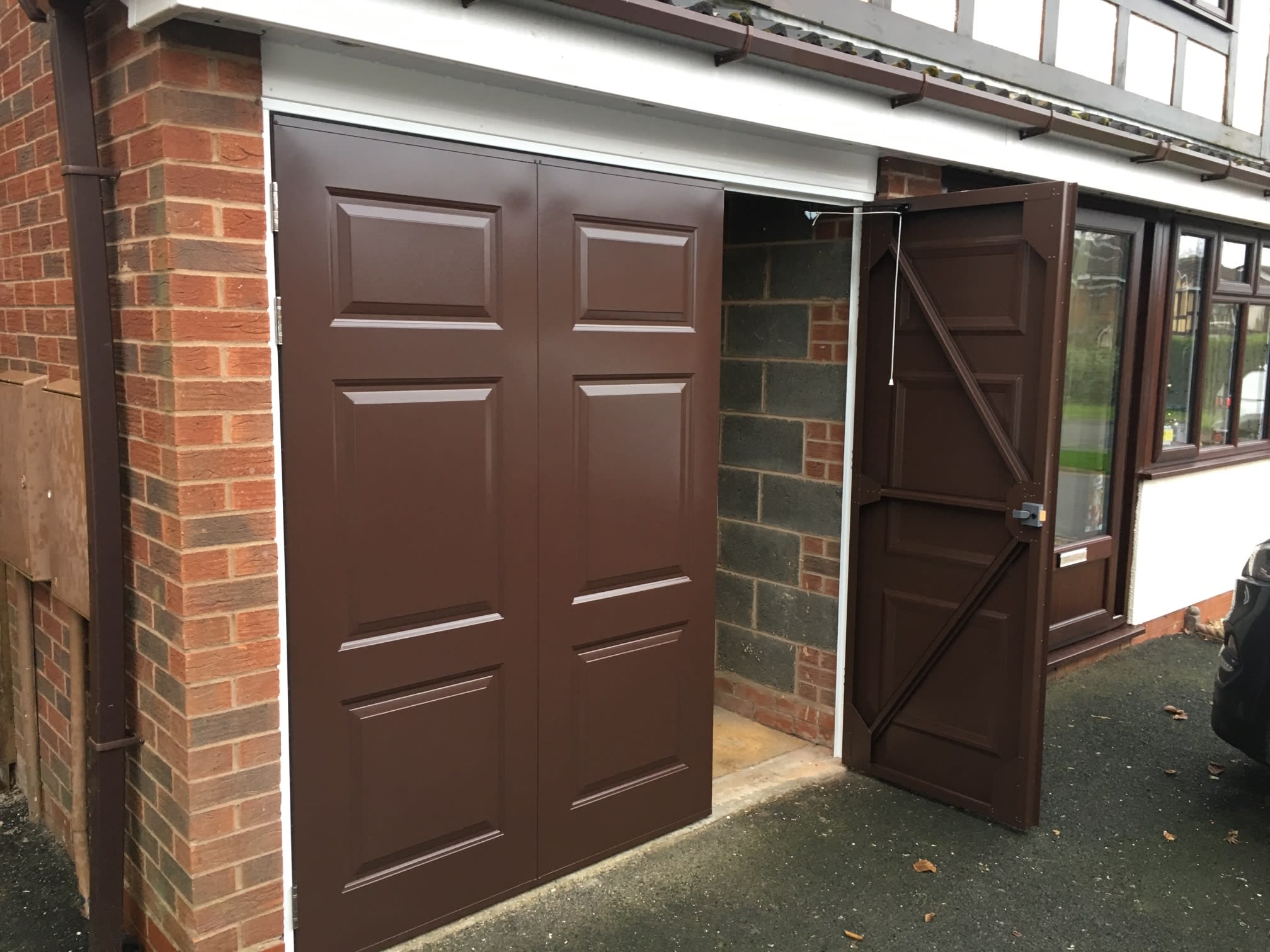 New Garage Door Suppliers West Midlands for Modern Garage