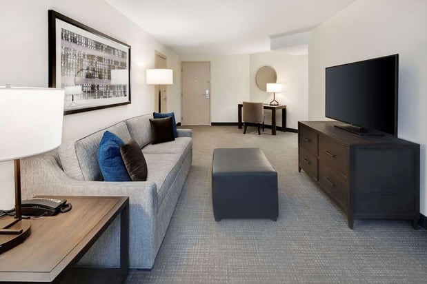 Images Embassy Suites by Hilton Detroit Troy Auburn Hills