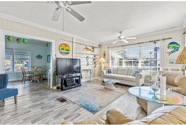 Images EXP Realty: Carol Hazel Perry