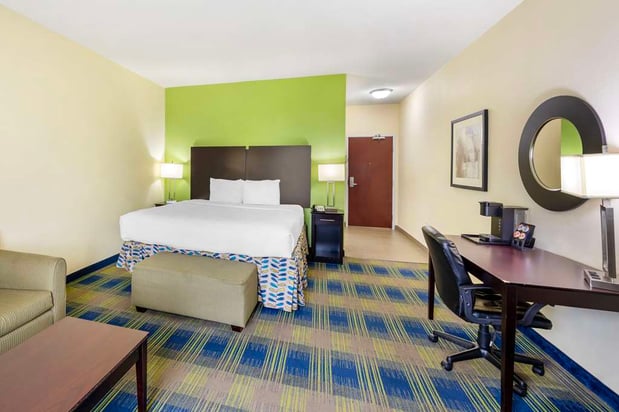 Images Best Western Plus Pratt