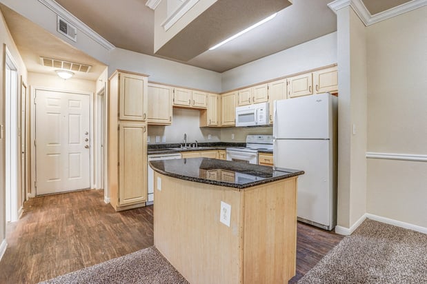 Images Cypress Lake at Stonebriar Apartments