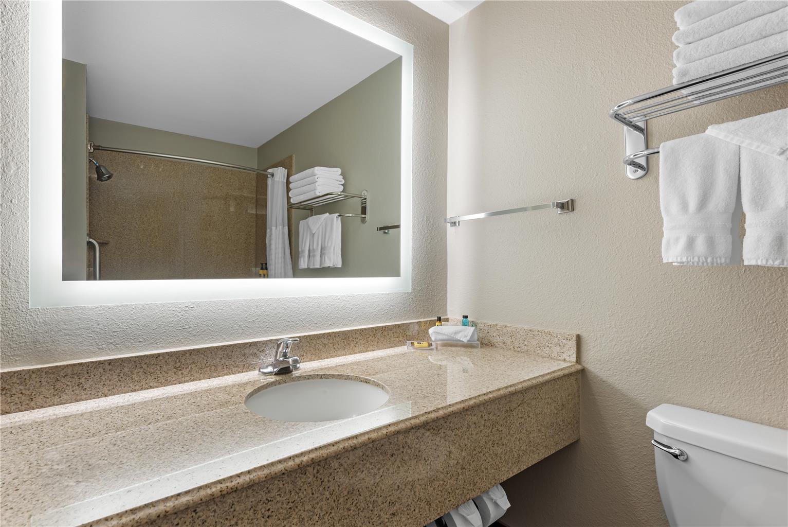Double Queen Bathroom