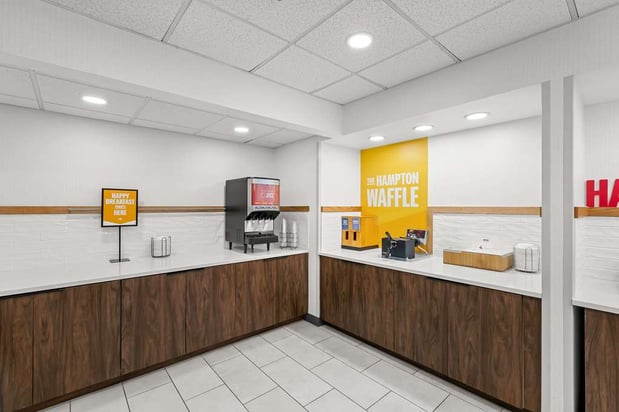 Images Hampton Inn & Suites Charlotte-Airport