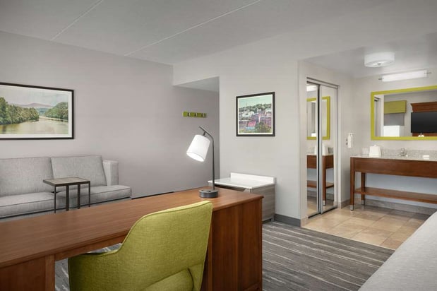 Images Hampton Inn & Suites Lynchburg